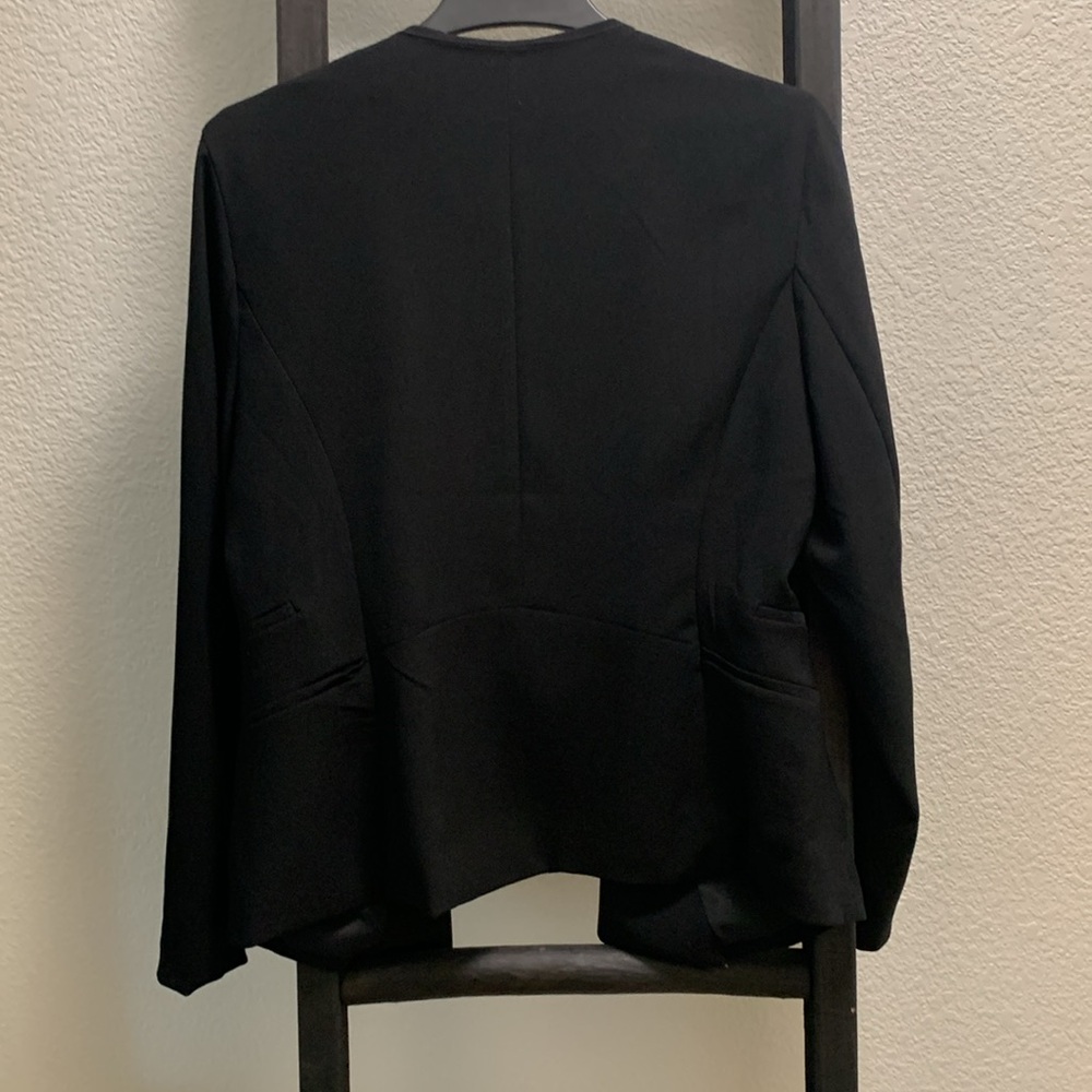 Blazer - Picture 2 of 3